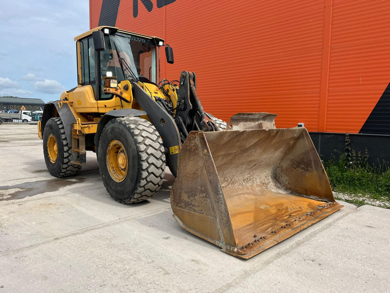 Volvo L 90 F 4x4 CENTRAL LUBRICATION / AC - Колісний навантажувач: фото 4 Volvo L 90 F 4x4 CENTRAL LUBRICATION / AC - Колісний навантажувач: фото 4