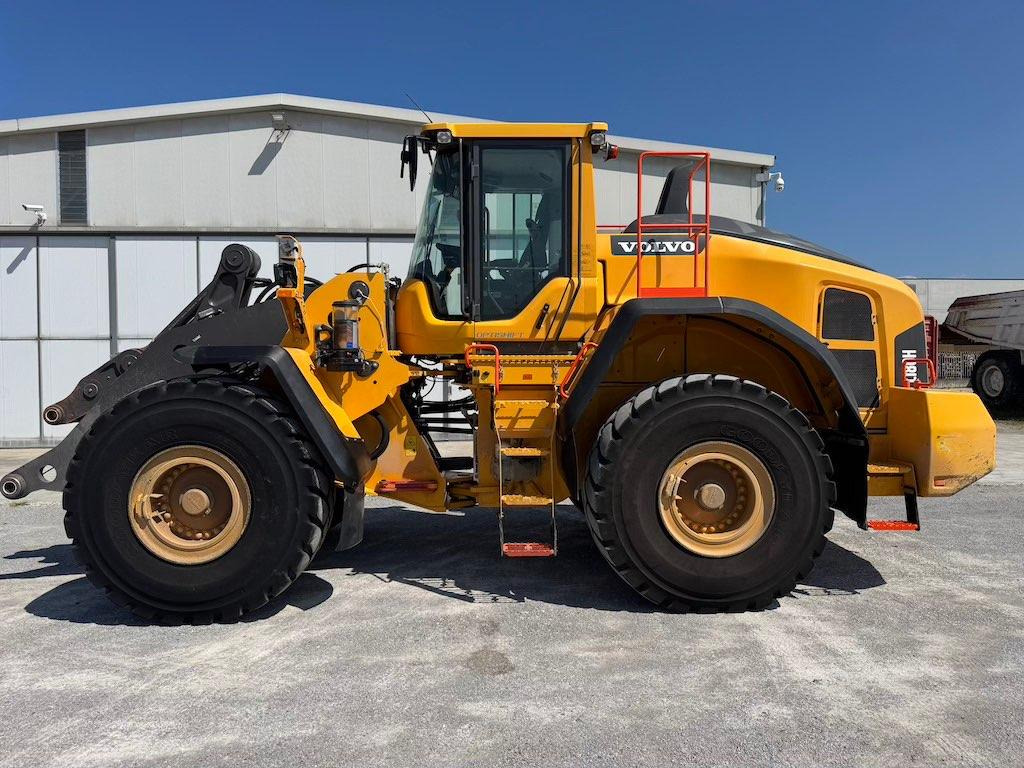 Volvo L180H - Колісний навантажувач: фото 1 Volvo L180H - Колісний навантажувач: фото 1