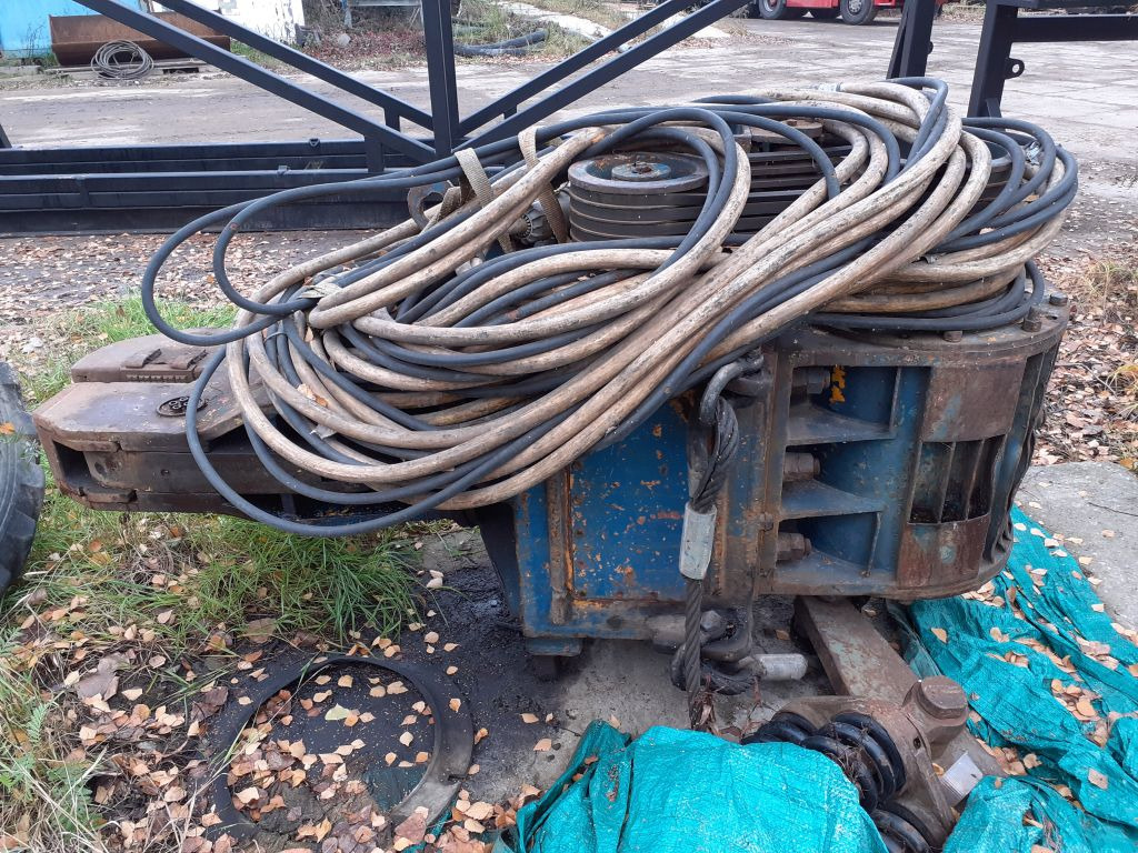 Wibromłot elektryczny TOMEN VM2-2000 do larsenów - Навісне обладнання в категорії Будівельна техніка: фото 2 Wibromłot elektryczny TOMEN VM2-2000 do larsenów - Навісне обладнання в категорії Будівельна техніка: фото 2