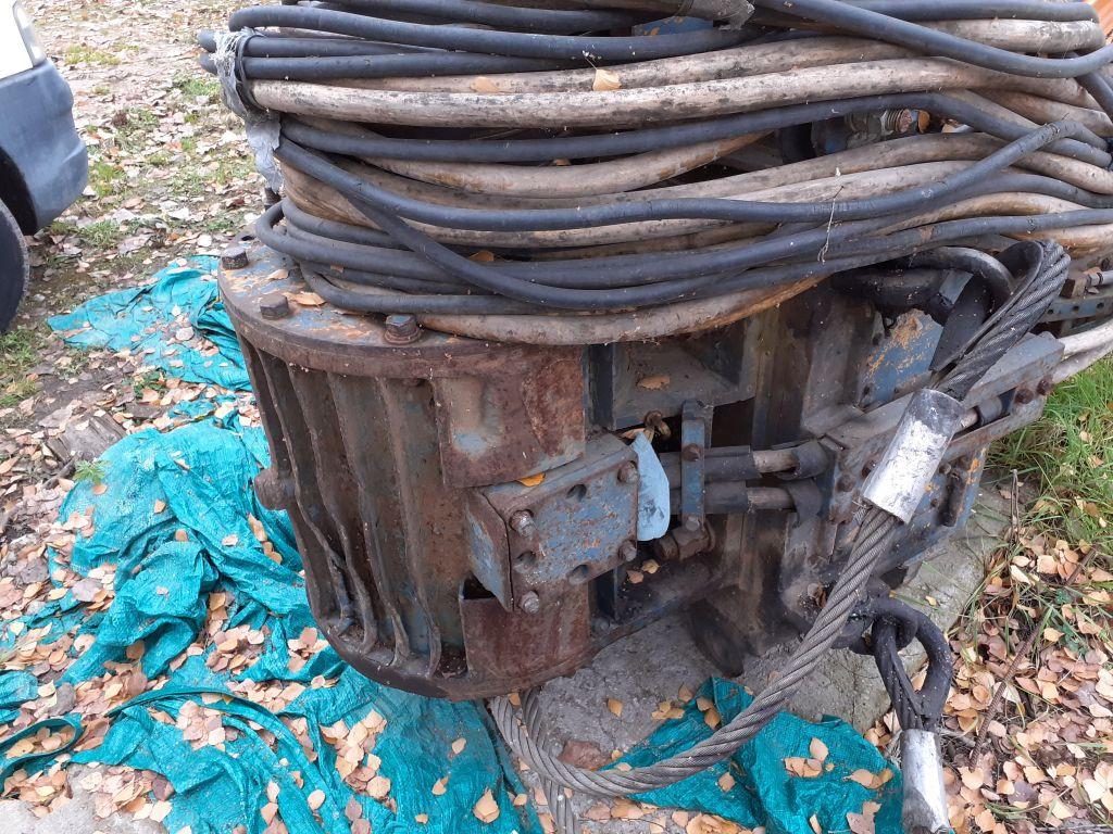Wibromłot elektryczny TOMEN VM2-2000 do larsenów - Навісне обладнання в категорії Будівельна техніка: фото 5 Wibromłot elektryczny TOMEN VM2-2000 do larsenów - Навісне обладнання в категорії Будівельна техніка: фото 5