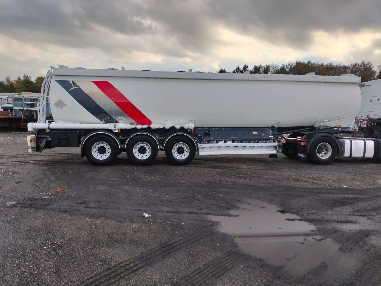 Trailor TX34 - Напівпричіп цистерна: фото 2 Trailor TX34 - Напівпричіп цистерна: фото 2
