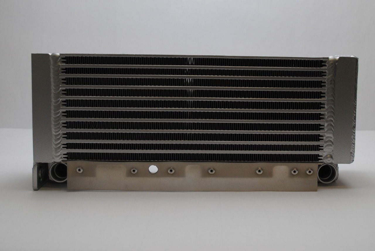 Oliekoeler 04102800 / 04281090 voor Deutz BF4L2011, D2011 L04 I, TD2011 - Масляний радіатор в категорії Будівельна техніка: фото 3 Oliekoeler 04102800 / 04281090 voor Deutz BF4L2011, D2011 L04 I, TD2011 - Масляний радіатор в категорії Будівельна техніка: фото 3