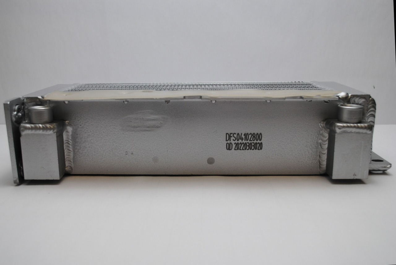 Oliekoeler 04102800 / 04281090 voor Deutz BF4L2011, D2011 L04 I, TD2011 - Масляний радіатор в категорії Будівельна техніка: фото 5 Oliekoeler 04102800 / 04281090 voor Deutz BF4L2011, D2011 L04 I, TD2011 - Масляний радіатор в категорії Будівельна техніка: фото 5