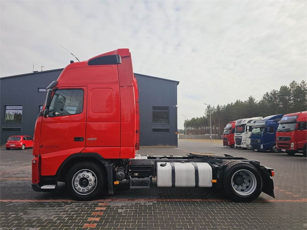 Volvo FH13 XXL NEW TIRES MANUAL 420 EURO 5 2011 - Тягач: фото 3 Volvo FH13 XXL NEW TIRES MANUAL 420 EURO 5 2011 - Тягач: фото 3