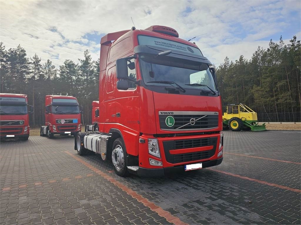 Volvo FH13 XXL NEW TIRES MANUAL 420 EURO 5 2011 - Тягач: фото 1 Volvo FH13 XXL NEW TIRES MANUAL 420 EURO 5 2011 - Тягач: фото 1