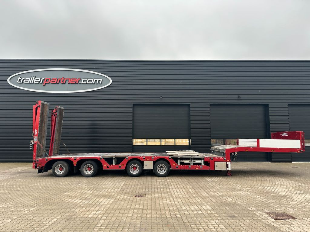 Emtech AMT 4 achs tieflader / radmulden / zwangslenkung Emtech AMT 4 achs tieflader / radmulden / zwangslenkung - Низькорамна платформа напівпричіп: фото 1 Emtech AMT 4 achs tieflader / radmulden / zwangslenkung Emtech AMT 4 achs tieflader / radmulden / zwangslenkung - Низькорамна платформа напівпричіп: фото 1