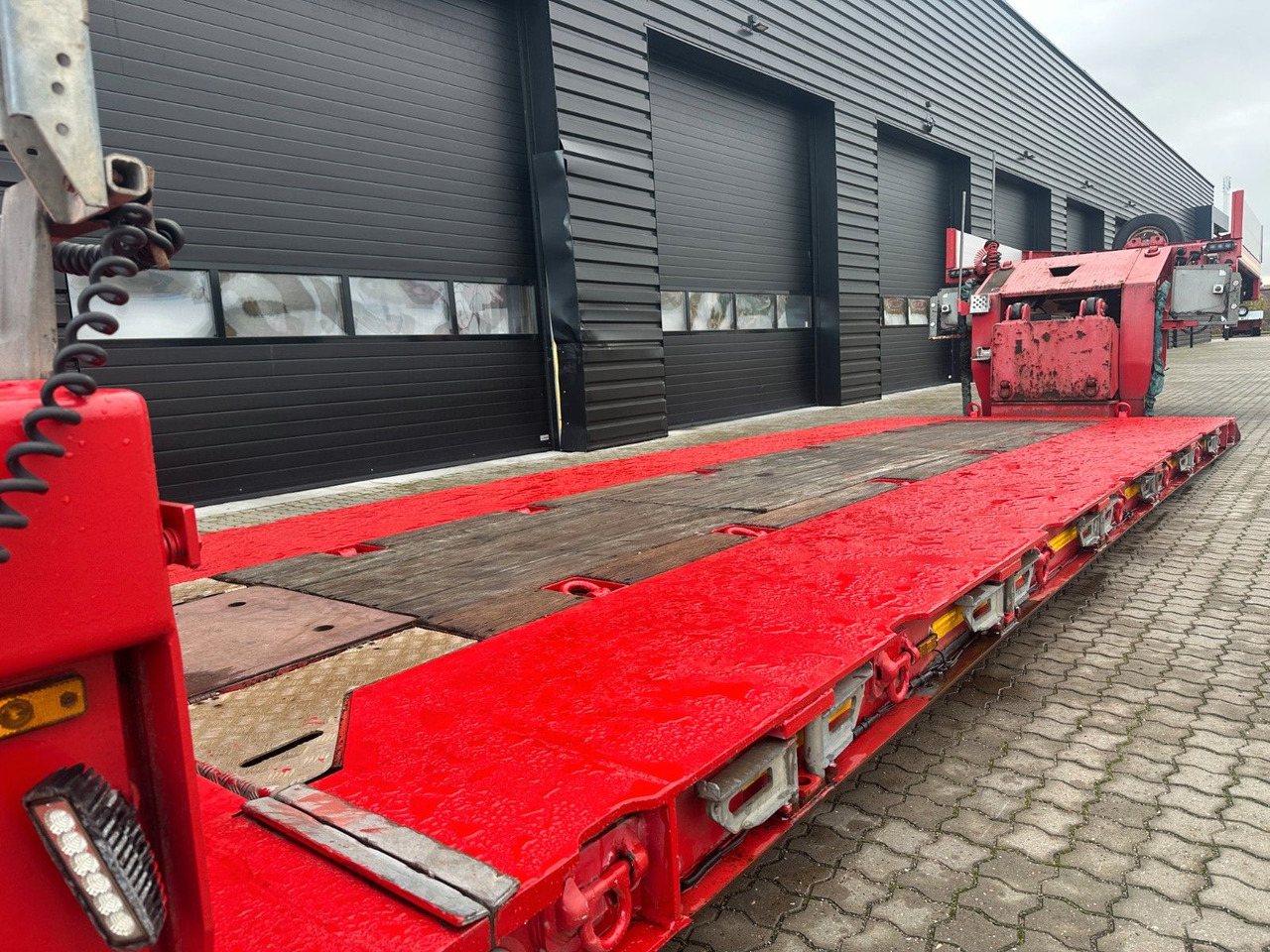 Faymonville 3 achs Tiefbett 300 mm Faymonville Megamax 3 achs Tiefbett 300 mm - Низькорамна платформа напівпричіп: фото 4 Faymonville 3 achs Tiefbett 300 mm Faymonville Megamax 3 achs Tiefbett 300 mm - Низькорамна платформа напівпричіп: фото 4