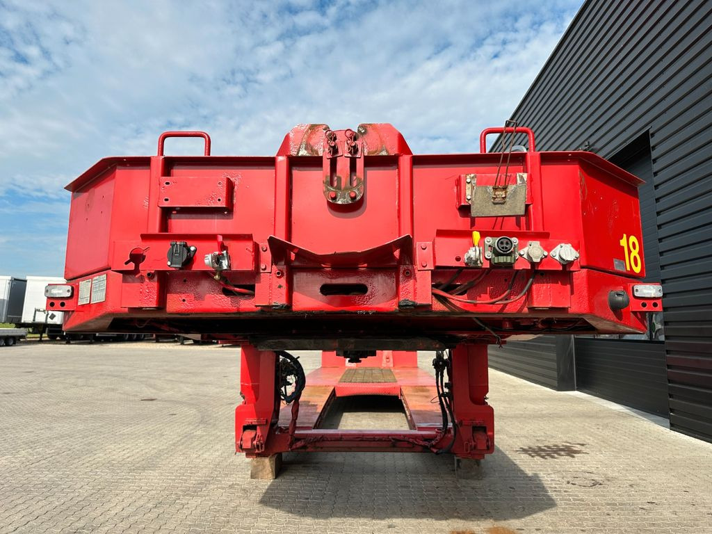 Faymonville 3 achs tiefbett / 300 mm Faymonville 3 achs tiefbett / 300 mm - Низькорамна платформа напівпричіп: фото 4 Faymonville 3 achs tiefbett / 300 mm Faymonville 3 achs tiefbett / 300 mm - Низькорамна платформа напівпричіп: фото 4