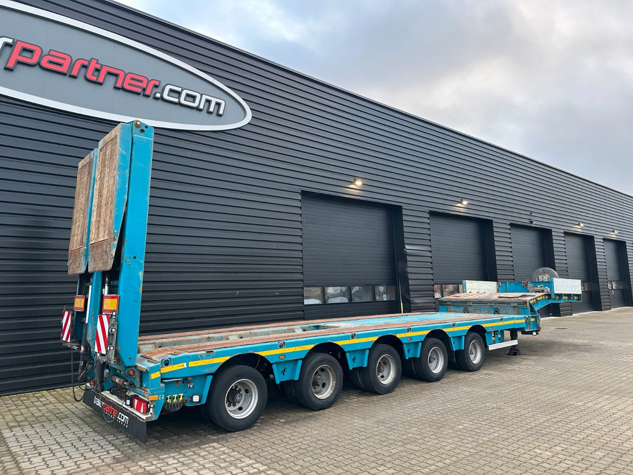 Faymonville 5 achs tieflader / Hydr. Verbreiterung HAUM-V - Низькорамна платформа напівпричіп: фото 2 Faymonville 5 achs tieflader / Hydr. Verbreiterung HAUM-V - Низькорамна платформа напівпричіп: фото 2