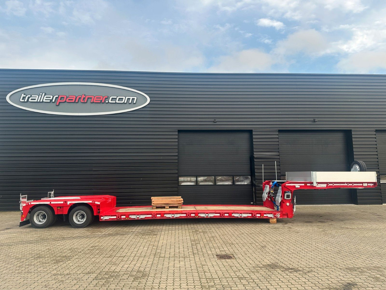 Faymonville MAX510 2 cahs tiefbett / ausziehbar - Низькорамна платформа напівпричіп: фото 1 Faymonville MAX510 2 cahs tiefbett / ausziehbar - Низькорамна платформа напівпричіп: фото 1