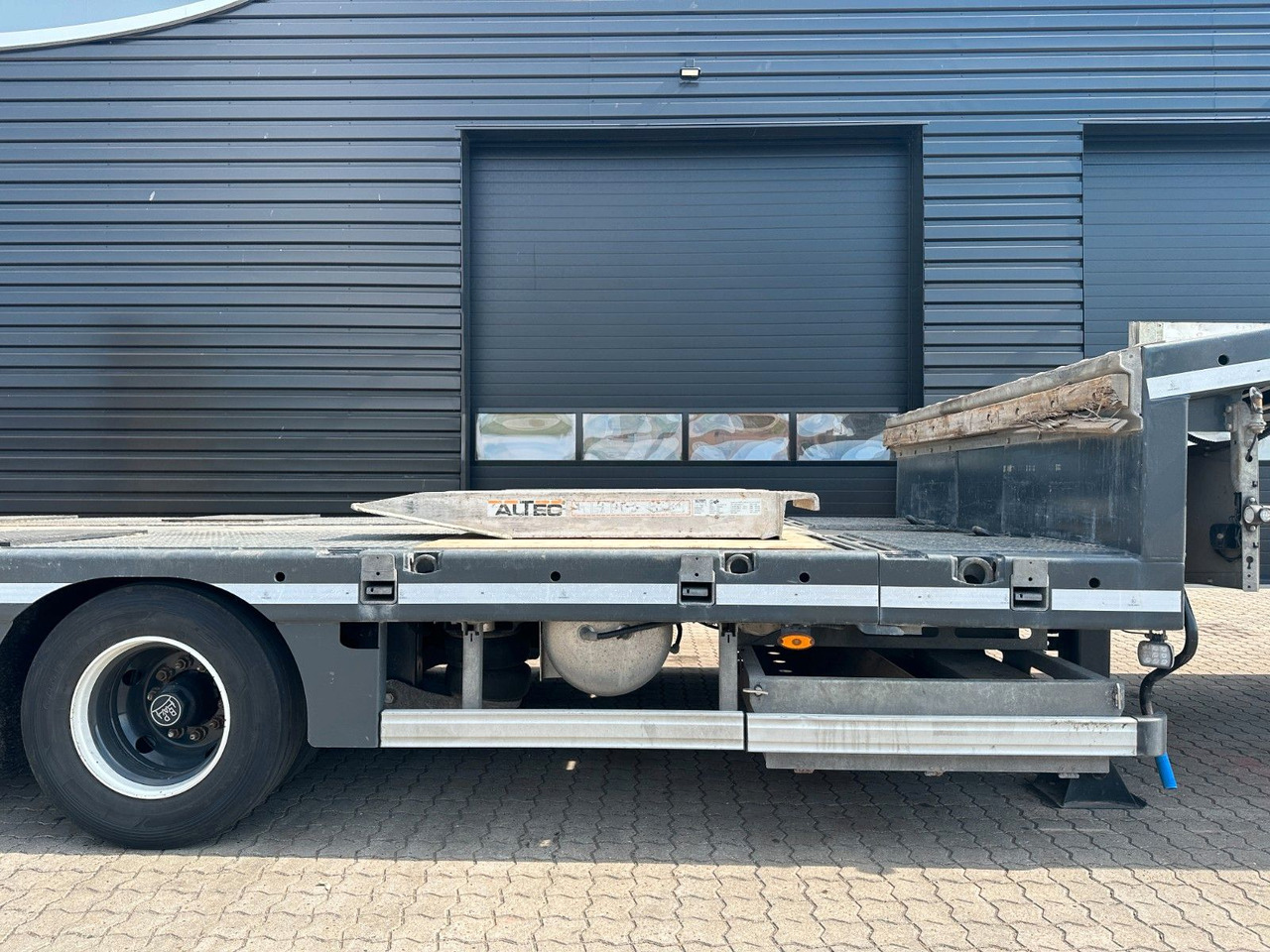 Faymonville Maxtrailer 4 achs tieflader / Zwangslenkung - Низькорамна платформа напівпричіп: фото 5 Faymonville Maxtrailer 4 achs tieflader / Zwangslenkung - Низькорамна платформа напівпричіп: фото 5