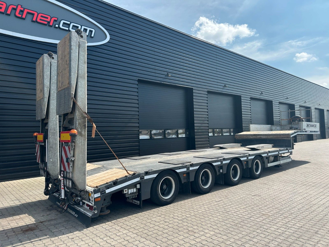 Faymonville Maxtrailer 4 achs tieflader / Zwangslenkung - Низькорамна платформа напівпричіп: фото 2 Faymonville Maxtrailer 4 achs tieflader / Zwangslenkung - Низькорамна платформа напівпричіп: фото 2