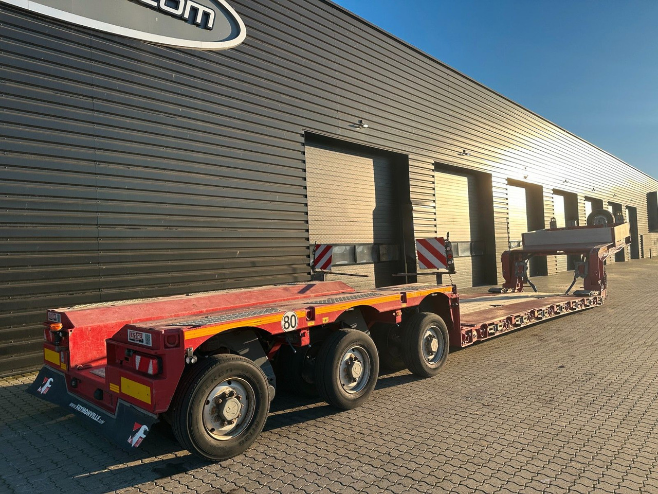 Faymonville Megamax 3 achs tiefbett / 3 x 12.000 kg Pendel - Низькорамна платформа напівпричіп: фото 2 Faymonville Megamax 3 achs tiefbett / 3 x 12.000 kg Pendel - Низькорамна платформа напівпричіп: фото 2