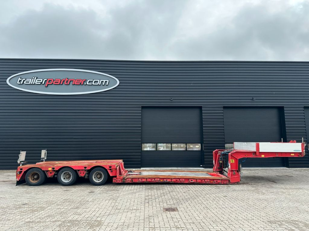 Faymonville Megamax 3 achs tiefbett Faymonville Megamax 3 achs tiefbett - Низькорамна платформа напівпричіп: фото 1 Faymonville Megamax 3 achs tiefbett Faymonville Megamax 3 achs tiefbett - Низькорамна платформа напівпричіп: фото 1