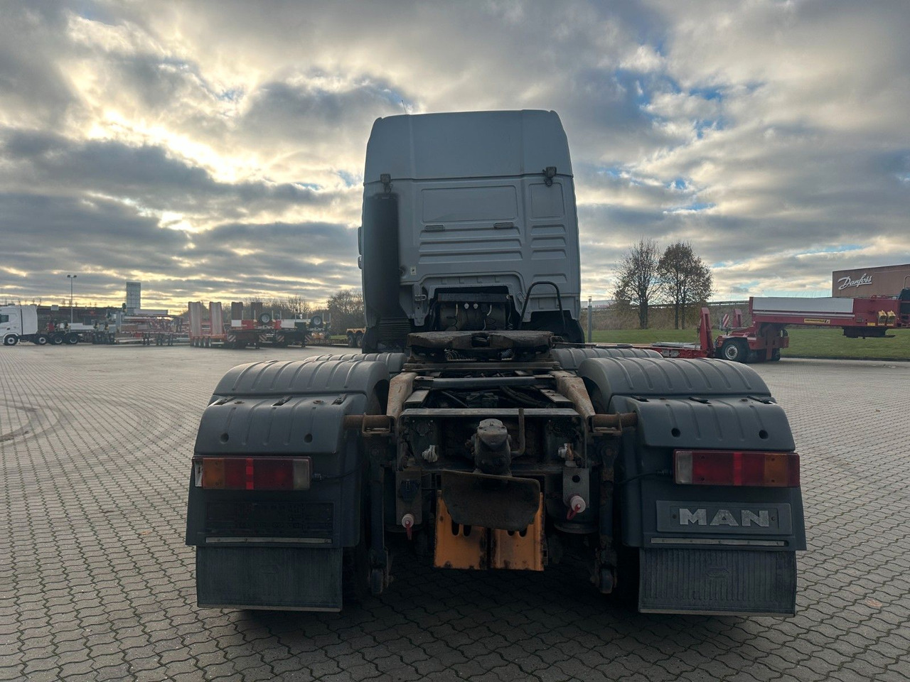 MAN TGA 26.530 6x4 / 120 T - Тягач: фото 5 MAN TGA 26.530 6x4 / 120 T - Тягач: фото 5