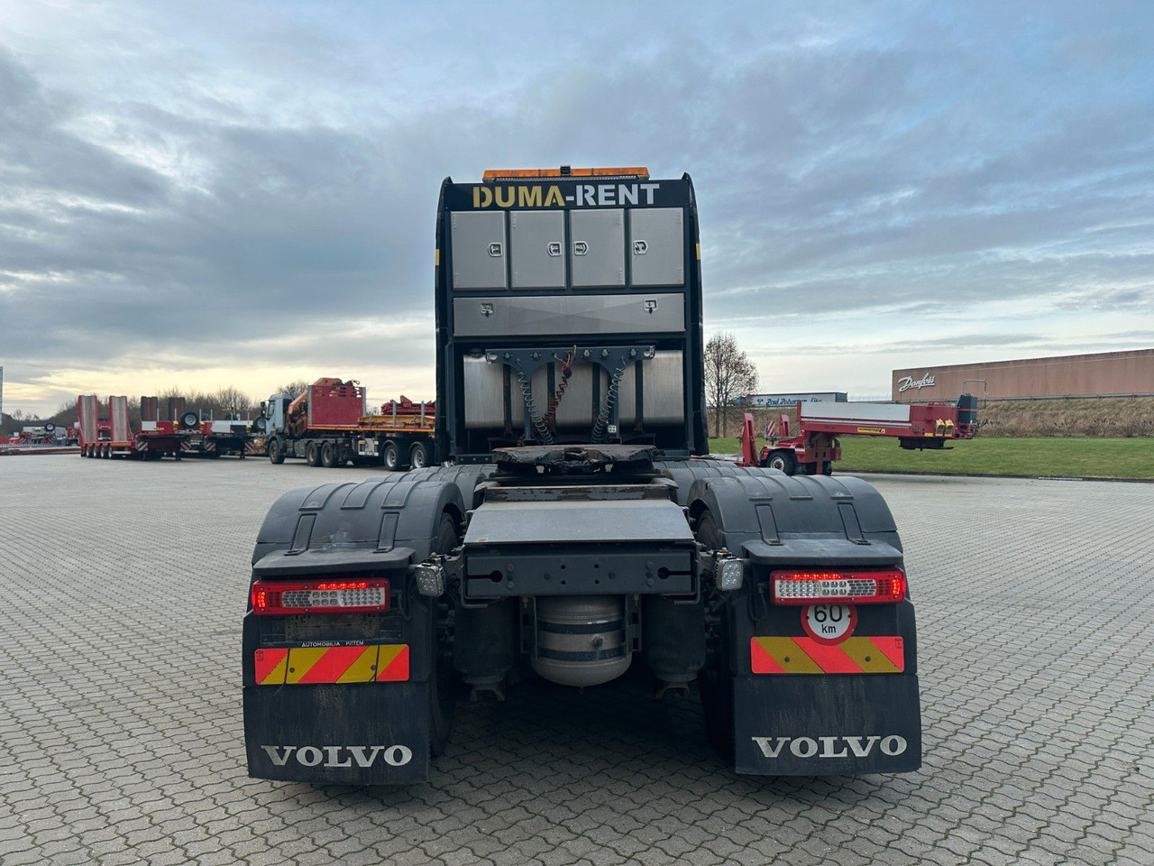 Volvo FH16 750 8x4 250 to. - Тягач: фото 4 Volvo FH16 750 8x4 250 to. - Тягач: фото 4