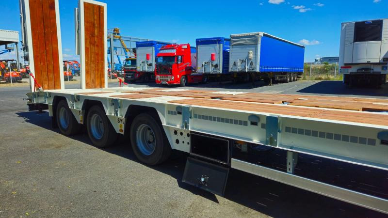 GVN GVN329 (Location / Rent) - Низькорамна платформа напівпричіп: фото 4 GVN GVN329 (Location / Rent) - Низькорамна платформа напівпричіп: фото 4