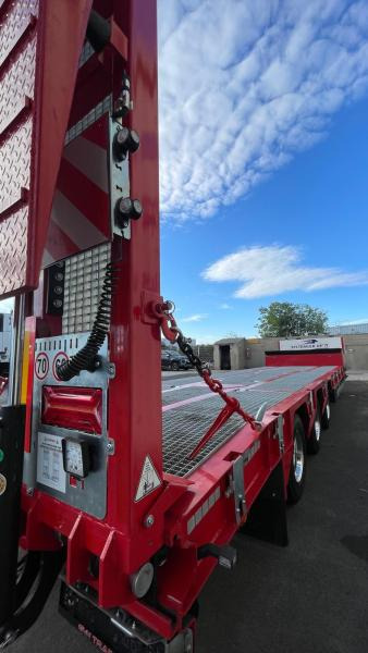 Низькорамна платформа напівпричіп GVN Trailers GVN329 Caiboutti: фото 8 Низькорамна платформа напівпричіп GVN Trailers GVN329 Caiboutti: фото 8