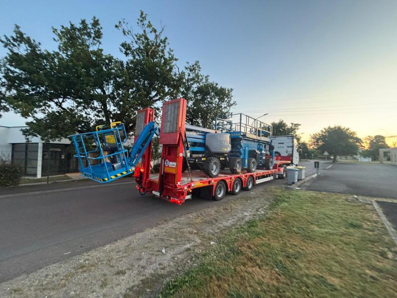 Kässbohrer LOWBED LB3E - Низькорамна платформа напівпричіп: фото 1 Kässbohrer LOWBED LB3E - Низькорамна платформа напівпричіп: фото 1