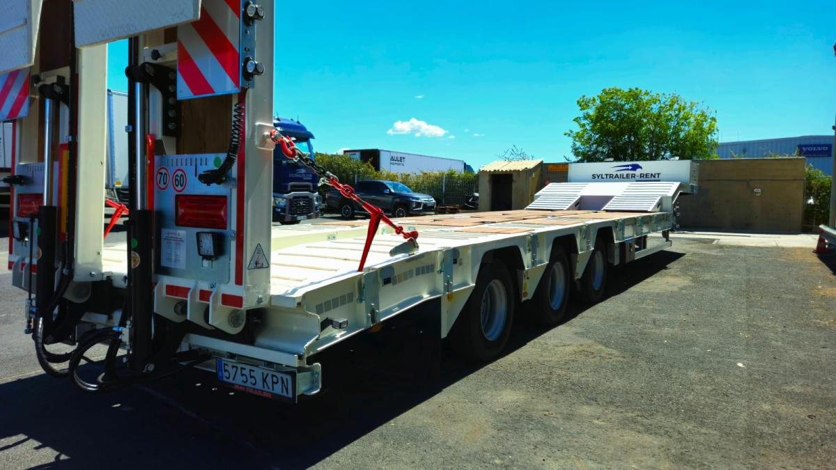 Syltrailer SYL (Location / Rent) F3W1L1B - Низькорамна платформа напівпричіп: фото 5 Syltrailer SYL (Location / Rent) F3W1L1B - Низькорамна платформа напівпричіп: фото 5