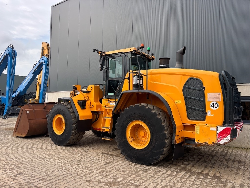 Hyundai HL 970 - HL970 - HL 975 - Колісний навантажувач: фото 3 Hyundai HL 970 - HL970 - HL 975 - Колісний навантажувач: фото 3