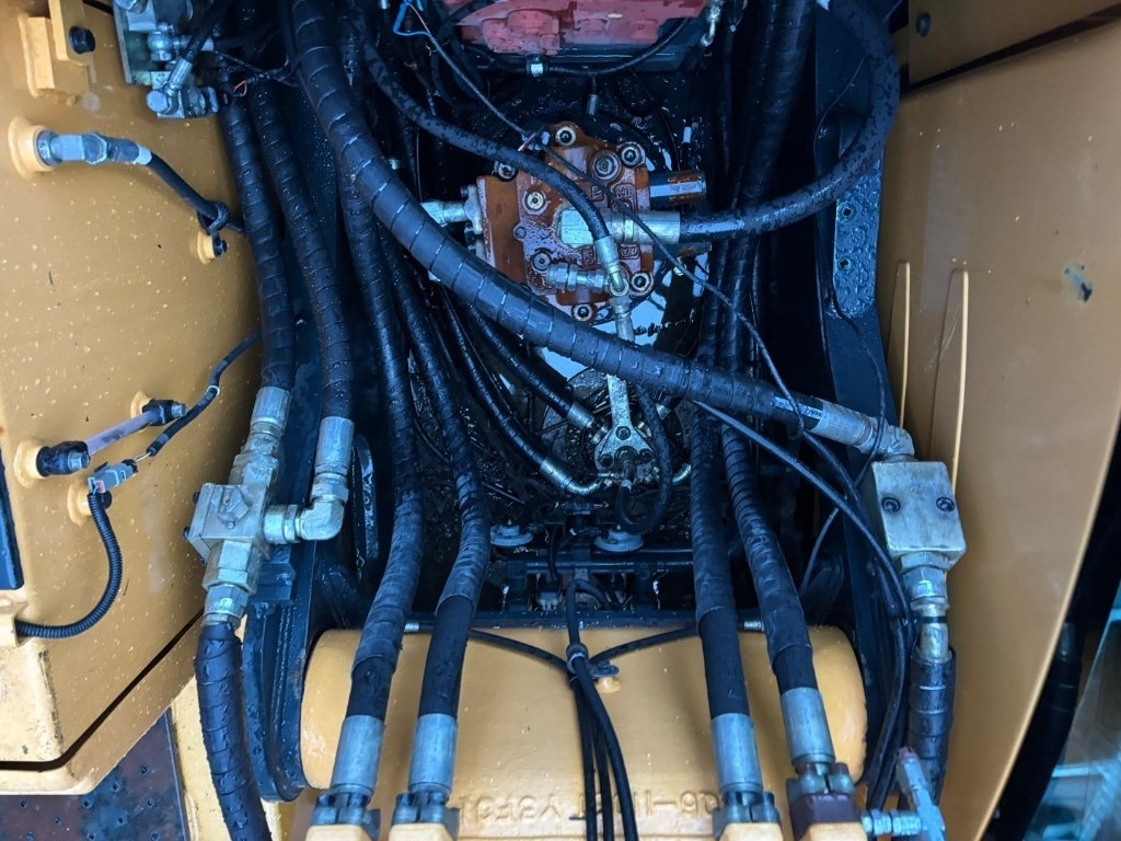 Гусеничний екскаватор Hyundai Robex 220 LC-9 A - 210LC-9A - 220LC-9A - R210 R220: фото 32 Гусеничний екскаватор Hyundai Robex 220 LC-9 A - 210LC-9A - 220LC-9A - R210 R220: фото 32