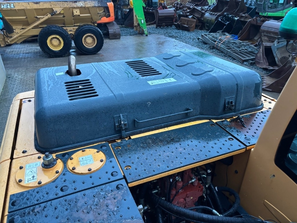 Гусеничний екскаватор Hyundai Robex 220 LC-9 A - 210LC-9A - 220LC-9A - R210 R220: фото 28 Гусеничний екскаватор Hyundai Robex 220 LC-9 A - 210LC-9A - 220LC-9A - R210 R220: фото 28