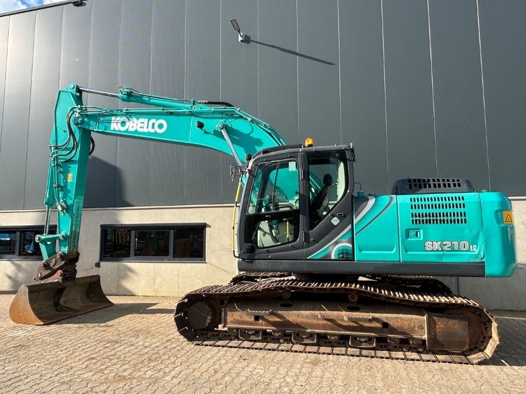 Kobelco SK 210 LC-10 - SK210 - SK210LC-10 - Гусеничний екскаватор: фото 2 Kobelco SK 210 LC-10 - SK210 - SK210LC-10 - Гусеничний екскаватор: фото 2