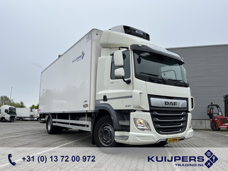DAF CF 260 FA / Carrier Koeler - 30 gr / Chereau Frigobox / Laadklep 2000 kg - Рефрижератор вантажівка: фото 1 DAF CF 260 FA / Carrier Koeler - 30 gr / Chereau Frigobox / Laadklep 2000 kg - Рефрижератор вантажівка: фото 1