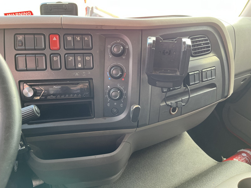 DAF LF 210 FA / 12 Ton / 344 dkm / Koffer / LBW / NL LKW - Вантажівка з закритим кузовом: фото 4 DAF LF 210 FA / 12 Ton / 344 dkm / Koffer / LBW / NL LKW - Вантажівка з закритим кузовом: фото 4