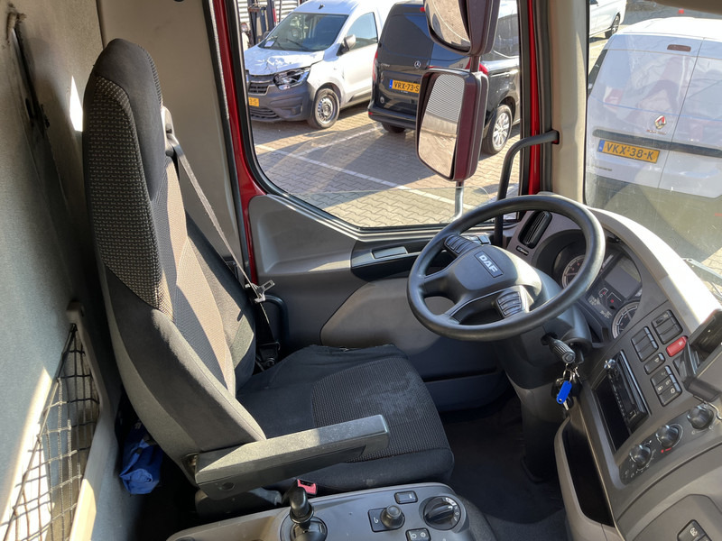 DAF LF 210 FA / 12 Ton / 394 dkm / Box / Loadlift / NL Truck - Вантажівка з закритим кузовом: фото 3 DAF LF 210 FA / 12 Ton / 394 dkm / Box / Loadlift / NL Truck - Вантажівка з закритим кузовом: фото 3