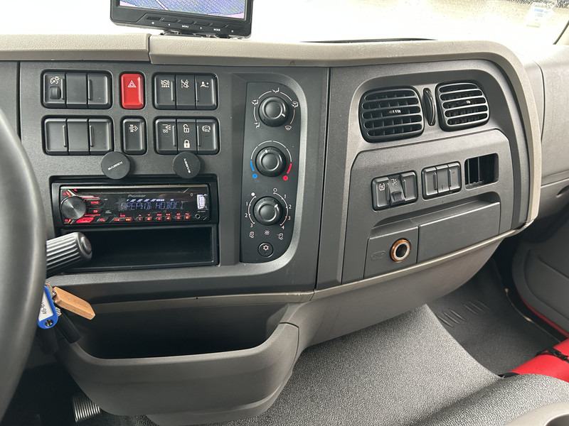 DAF LF 210 FA / 12 Ton / 450 dkm / Tacho V2 / Box / Laadklep / APK TUV 09-26 - Вантажівка з закритим кузовом: фото 5 DAF LF 210 FA / 12 Ton / 450 dkm / Tacho V2 / Box / Laadklep / APK TUV 09-26 - Вантажівка з закритим кузовом: фото 5