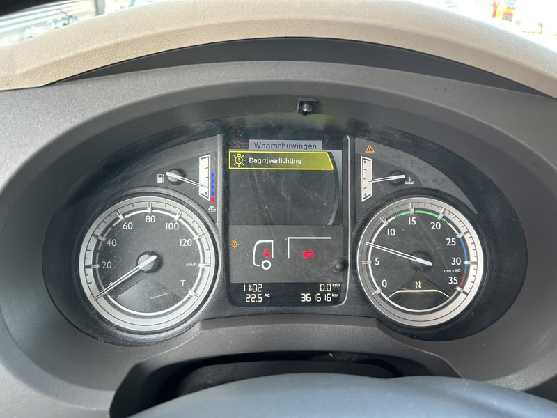 DAF LF 210 FA / 361 dkm / Curtainside / Loadlift / NL Truck - Тентована вантажівка: фото 4 DAF LF 210 FA / 361 dkm / Curtainside / Loadlift / NL Truck - Тентована вантажівка: фото 4