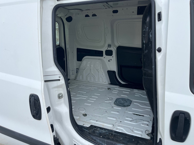 Fiat Dobló Cargo 1.3 MultiJet / NL Van - Легковий фургон: фото 3 Fiat Dobló Cargo 1.3 MultiJet / NL Van - Легковий фургон: фото 3