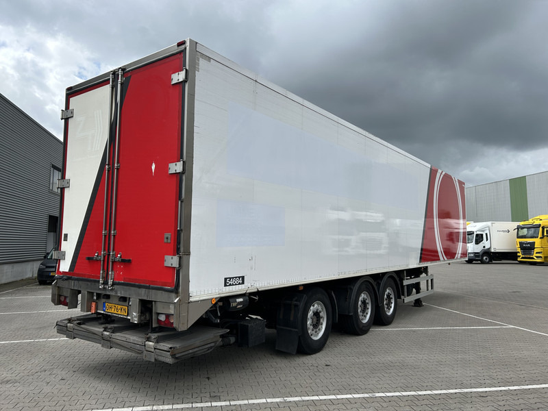 H.T.F HZO 39 / Heiwo / Carrier Vector 1800 -> Defect / Iso Box / Loadlift 2500 kg - Рефрижератор напівпричіп: фото 2 H.T.F HZO 39 / Heiwo / Carrier Vector 1800 -> Defect / Iso Box / Loadlift 2500 kg - Рефрижератор напівпричіп: фото 2
