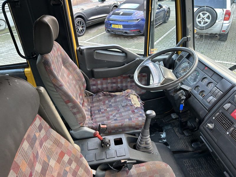 Iveco EuroCargo 80E15 / Double Cab / Manual / 427 dkm / Blad - Blad / Box Truck - Вантажівка з закритим кузовом: фото 3 Iveco EuroCargo 80E15 / Double Cab / Manual / 427 dkm / Blad - Blad / Box Truck - Вантажівка з закритим кузовом: фото 3