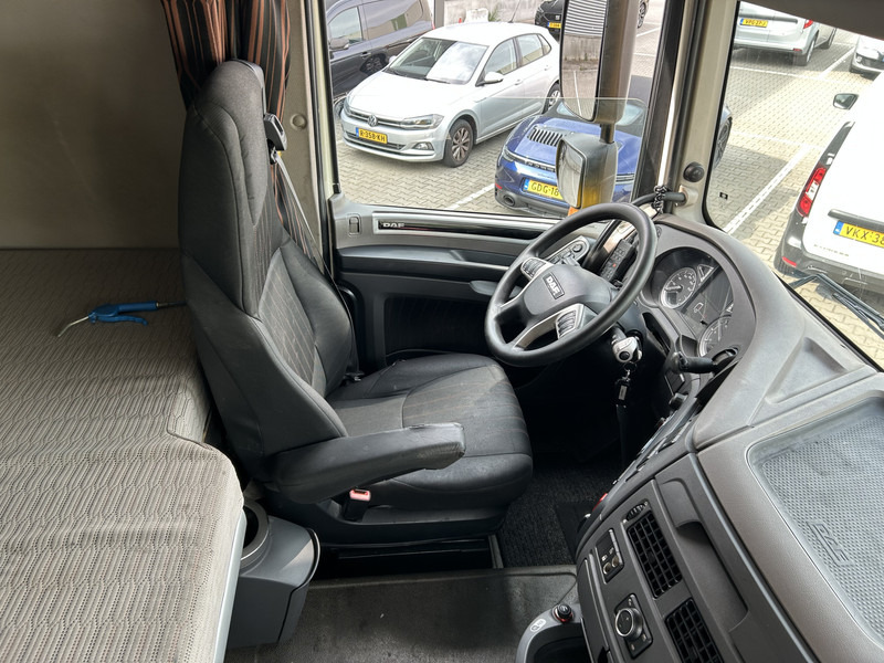DAF XF 450 FT Space Cab / 813 dkm / New Tacho V2 / New Clutch / NL Truck - Тягач: фото 3 DAF XF 450 FT Space Cab / 813 dkm / New Tacho V2 / New Clutch / NL Truck - Тягач: фото 3