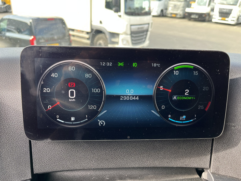 Mercedes-Benz Actros 1842 Gigaspace / 298 km / Full Spoiler / NL truck - Тягач: фото 4 Mercedes-Benz Actros 1842 Gigaspace / 298 km / Full Spoiler / NL truck - Тягач: фото 4