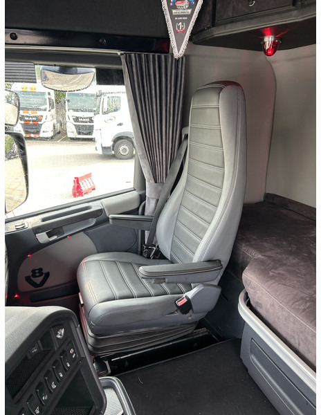 Тягач Scania R520 V8 / Showtruck / Buffl Special Interior / Vol Lucht / Retarder: фото 13