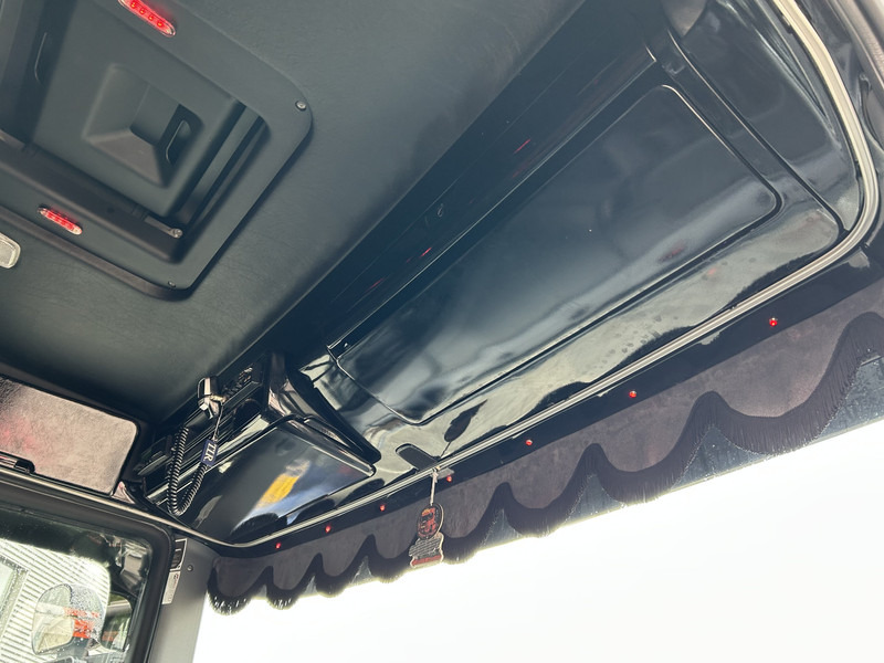 Тягач Scania R520 V8 / Showtruck / Buffl Special Interior / Vol Lucht / Retarder: фото 10