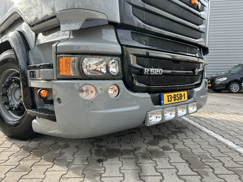 Тягач Scania R520 V8 / Showtruck / Buffl Special Interior / Vol Lucht / Retarder: фото 19
