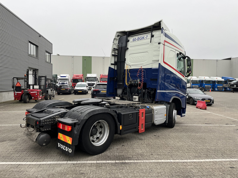 Volvo FH 420 Globetrotter / Dynamic Steering / New Tacho V2 / VEB+ / APK TUV 10-25 - Тягач: фото 2 Volvo FH 420 Globetrotter / Dynamic Steering / New Tacho V2 / VEB+ / APK TUV 10-25 - Тягач: фото 2