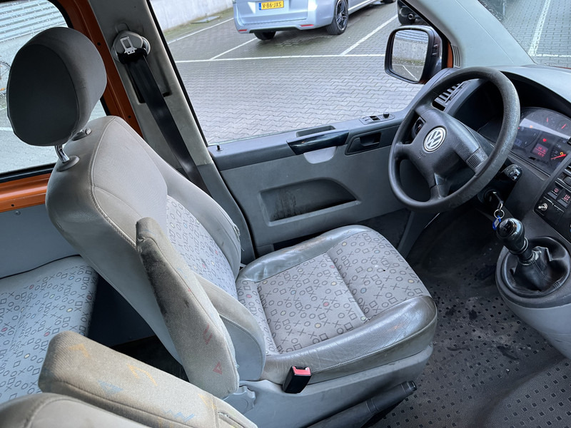 Volkswagen Transporter T5 2.5 TDI / L2 H1 / Double Cabin / Tow Bar - Легковий фургон, Вантажопасажирський фургон: фото 3 Volkswagen Transporter T5 2.5 TDI / L2 H1 / Double Cabin / Tow Bar - Легковий фургон, Вантажопасажирський фургон: фото 3