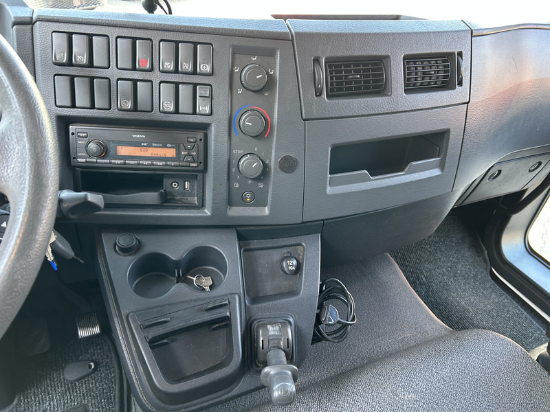 Volvo FL 210 / 12 Ton / 203 dkm / Wrapped / Box / Laadklep / APK 01-26 - Вантажівка з закритим кузовом: фото 5 Volvo FL 210 / 12 Ton / 203 dkm / Wrapped / Box / Laadklep / APK 01-26 - Вантажівка з закритим кузовом: фото 5