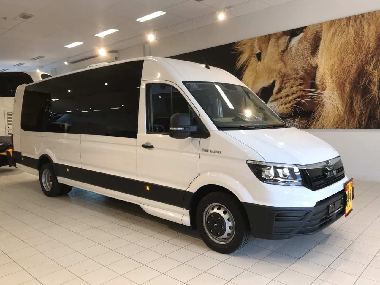 Мікроавтобус, Пасажирський фургон MAN TGE 6.180 Intercity Euro 6D: фото 1