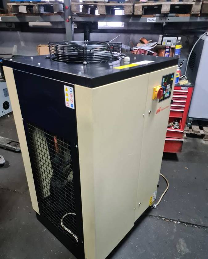 Osuszacz ziębniczy INGERSOLL RAND 13m3 - Обладнання для харчової промисловості: фото 3 Osuszacz ziębniczy INGERSOLL RAND 13m3 - Обладнання для харчової промисловості: фото 3