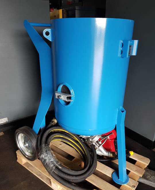 PIASKARKA OCZYSZCZARKA CLEMCO 200L KOMPLET - Будівельне обладнання: фото 4 PIASKARKA OCZYSZCZARKA CLEMCO 200L KOMPLET - Будівельне обладнання: фото 4