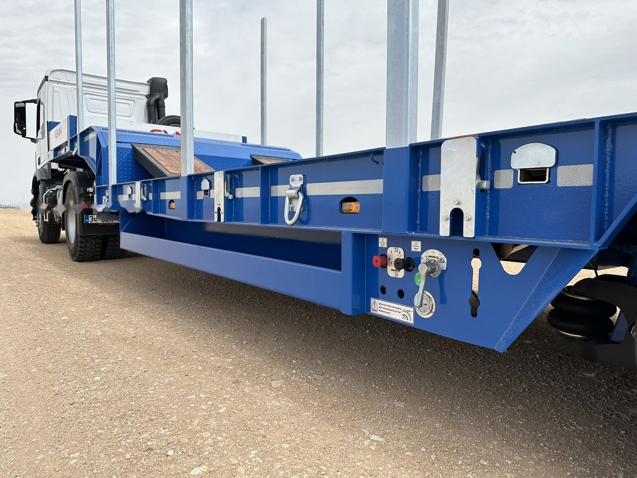 Новий Низькорамна платформа напівпричіп GVN Trailer 3 AXLE LOWBED: фото 9