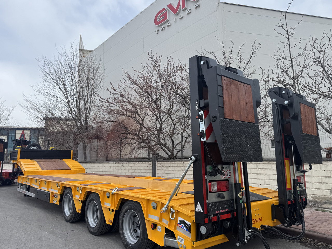 Новий Низькорамна платформа напівпричіп GVN Trailer 3 AXLE LOWBED: фото 49