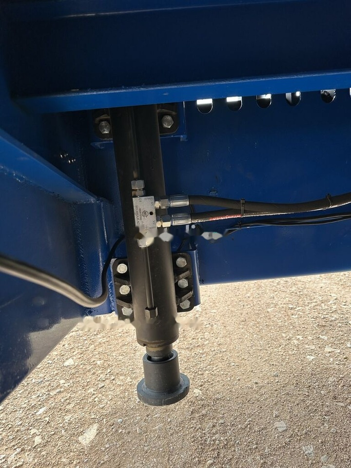 Новий Низькорамна платформа напівпричіп GVN Trailer 3 AXLE LOWBED: фото 10